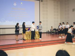 บุคลากรสายวิชาการและสนับสนุน,พร้อมด้วยนิสิตคณะศิลปศาสตร์,เข้าร่วมปฐมนิเทศโครงการพัฒนาภาษาอังกฤษสำหรับนิสิต,บุคลากรสายวิชาการและสายสนับสนุน,มหาวิทยาลัยพะเยา,ประจำปี,2561