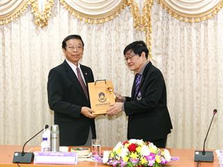 มหาวิทยาลัยพะเยา,ต้อนรับคณะผู้บริหาร,มหาวิทยาลัยนเรศวร
