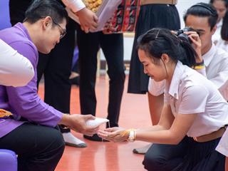 พิธีปลดป้ายพร้อมประดับรุ่นนิสิตปี,1,“ปรเมศร์คเชนทรา”,คณะศิลปศาสตร์,มหาวิทยาลัยพะเยา