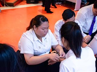 พิธีปลดป้ายพร้อมประดับรุ่นนิสิตปี,1,“ปรเมศร์คเชนทรา”,คณะศิลปศาสตร์,มหาวิทยาลัยพะเยา