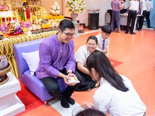 พิธีปลดป้ายพร้อมประดับรุ่นนิสิตปี,1,“ปรเมศร์คเชนทรา”,คณะศิลปศาสตร์,มหาวิทยาลัยพะเยา