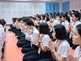 พิธีปลดป้ายพร้อมประดับรุ่นนิสิตปี,1,“ปรเมศร์คเชนทรา”,คณะศิลปศาสตร์,มหาวิทยาลัยพะเยา