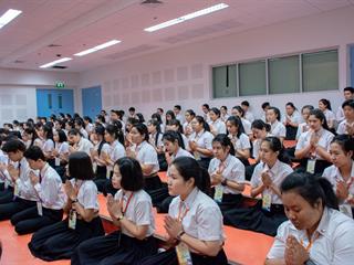 พิธีปลดป้ายพร้อมประดับรุ่นนิสิตปี,1,“ปรเมศร์คเชนทรา”,คณะศิลปศาสตร์,มหาวิทยาลัยพะเยา