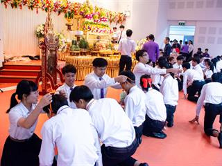 พิธีปลดป้ายพร้อมประดับรุ่นนิสิตปี,1,“ปรเมศร์คเชนทรา”,คณะศิลปศาสตร์,มหาวิทยาลัยพะเยา
