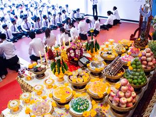 พิธีปลดป้ายพร้อมประดับรุ่นนิสิตปี,1,“ปรเมศร์คเชนทรา”,คณะศิลปศาสตร์,มหาวิทยาลัยพะเยา