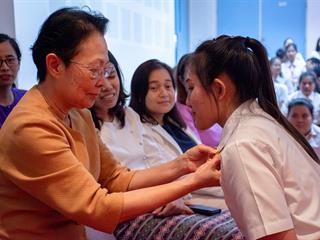 พิธีปลดป้ายพร้อมประดับรุ่นนิสิตปี,1,“ปรเมศร์คเชนทรา”,คณะศิลปศาสตร์,มหาวิทยาลัยพะเยา