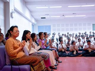 พิธีปลดป้ายพร้อมประดับรุ่นนิสิตปี,1,“ปรเมศร์คเชนทรา”,คณะศิลปศาสตร์,มหาวิทยาลัยพะเยา