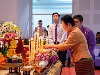 พิธีปลดป้ายพร้อมประดับรุ่นนิสิตปี,1,“ปรเมศร์คเชนทรา”,คณะศิลปศาสตร์,มหาวิทยาลัยพะเยา