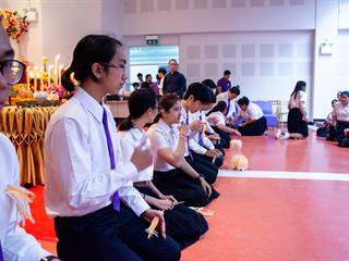 พิธีปลดป้ายพร้อมประดับรุ่นนิสิตปี,1,“ปรเมศร์คเชนทรา”,คณะศิลปศาสตร์,มหาวิทยาลัยพะเยา