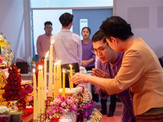 พิธีปลดป้ายพร้อมประดับรุ่นนิสิตปี,1,“ปรเมศร์คเชนทรา”,คณะศิลปศาสตร์,มหาวิทยาลัยพะเยา