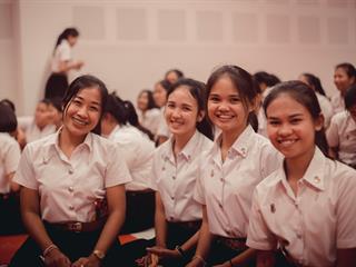 พิธีปลดป้ายพร้อมประดับรุ่นนิสิตปี,1,“ปรเมศร์คเชนทรา”,คณะศิลปศาสตร์,มหาวิทยาลัยพะเยา