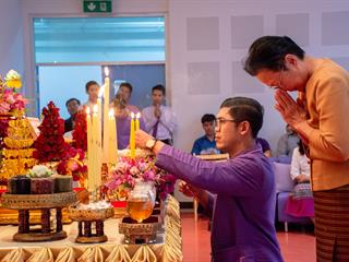 พิธีปลดป้ายพร้อมประดับรุ่นนิสิตปี,1,“ปรเมศร์คเชนทรา”,คณะศิลปศาสตร์,มหาวิทยาลัยพะเยา