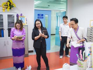 ผู้บริหารและบุคลากรคณะศิลปศาสตร์,มหาวิทยาลัยพะเยาได้ต้อนรับ,อาจารย์,จีรนันท์,ทองเจริญ,จากคณะสิ่งแวดล้อมและทรัพยากรศาสตร์,มหาวิทยาลัยมหิดล