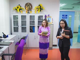 ผู้บริหารและบุคลากรคณะศิลปศาสตร์,มหาวิทยาลัยพะเยาได้ต้อนรับ,อาจารย์,จีรนันท์,ทองเจริญ,จากคณะสิ่งแวดล้อมและทรัพยากรศาสตร์,มหาวิทยาลัยมหิดล