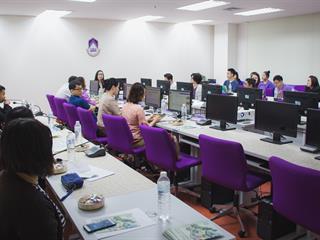 ผู้บริหารและบุคลากรคณะศิลปศาสตร์,มหาวิทยาลัยพะเยาได้ต้อนรับ,อาจารย์,จีรนันท์,ทองเจริญ,จากคณะสิ่งแวดล้อมและทรัพยากรศาสตร์,มหาวิทยาลัยมหิดล