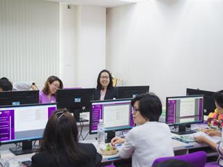ผู้บริหารและบุคลากรคณะศิลปศาสตร์,มหาวิทยาลัยพะเยาได้ต้อนรับ,อาจารย์,จีรนันท์,ทองเจริญ,จากคณะสิ่งแวดล้อมและทรัพยากรศาสตร์,มหาวิทยาลัยมหิดล