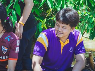 บุคลากรคณะศิลปศาสตร์ร่วมทำฝายชะลอน้ำตามรอยในหลวงรัชกาลที่,9
