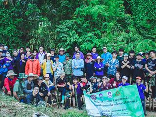 บุคลากรคณะศิลปศาสตร์ร่วมทำฝายชะลอน้ำตามรอยในหลวงรัชกาลที่,9