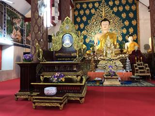 มหาวิทยาลัยพะเยา,ถวายธรรมมาสน์,วัดแม่ขะจาน