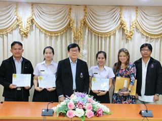 คณะวิทยาศาสตร์การแพทย์,ขอแสดงความยินดีกับอาจารย์และนิสิตที่ได้รับรางวัลสหกิจศึกษาดีเด่น,มหาวิทยาลัยพะเยา,ประจำปี,2560