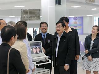 ศูนย์การแพทย์และโรงพยาบาลมหาวิทยาลัยพะเยา,,รับมอบเครื่องรักษาผิวหนังด้วยคลื่นอัลตร้าซาวน์
