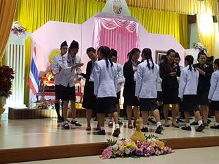 รองอธิการบดีฝ่ายกิจการพิเศษ,มหาวิทยาลัยพะเยา,เข้าร่วมงานวันเกียรติยศ,พร้อมพิธีประดับเครื่องหมายและหมวกเครื่องแบบราชพิธี,ให้กับนักเรียนชั้นมัธยมศึกษาปีที่,1,และปีที่,4,ใหม่,โรงเรียนเฉลิมพระเกียรติสมเด็จพระศรีนครินทร์,พะเยา