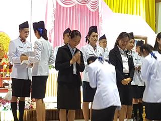 รองอธิการบดีฝ่ายกิจการพิเศษ,มหาวิทยาลัยพะเยา,เข้าร่วมงานวันเกียรติยศ,พร้อมพิธีประดับเครื่องหมายและหมวกเครื่องแบบราชพิธี,ให้กับนักเรียนชั้นมัธยมศึกษาปีที่,1,และปีที่,4,ใหม่,โรงเรียนเฉลิมพระเกียรติสมเด็จพระศรีนครินทร์,พะเยา