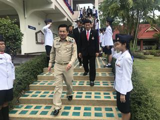 รองอธิการบดีฝ่ายกิจการพิเศษ,มหาวิทยาลัยพะเยา,เข้าร่วมงานวันเกียรติยศ,พร้อมพิธีประดับเครื่องหมายและหมวกเครื่องแบบราชพิธี,ให้กับนักเรียนชั้นมัธยมศึกษาปีที่,1,และปีที่,4,ใหม่,โรงเรียนเฉลิมพระเกียรติสมเด็จพระศรีนครินทร์,พะเยา
