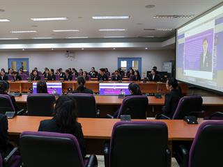 สัมภาษณ์คัดเลือกนิสิตหลักสูตรพยาบาลศาสตรบัณฑิต,สาขาวิชาพยาบาลศาสตร์,,คณะพยาบาลศาสตร์,มหาวิทยาลัยพะเยา,เพื่อพิจารณาบรรจุและแต่งตั้งเป็น,,พนักงานประจำสายปฏิบัติการ,ตำแหน่งพยาบาล,สายงานบริการสุขภาพ,,สังกัด,ศูนย์การแพทย์และโรงพยาบาลมหาวิทยาลัยพะเยา