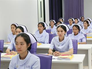 ศ.รพ.มพ.,จัดอบรมพยาบาลใหม่,เตรียมความพร้อมให้บริการงานสุขภาพ