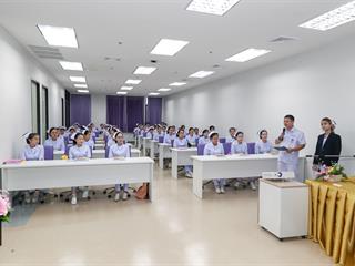 ศ.รพ.มพ.,จัดอบรมพยาบาลใหม่,เตรียมความพร้อมให้บริการงานสุขภาพ