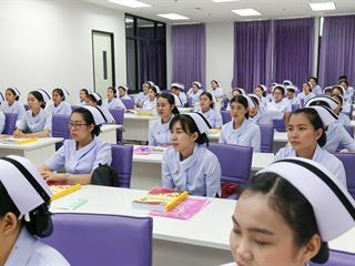 ศ.รพ.มพ.,จัดอบรมพยาบาลใหม่,เตรียมความพร้อมให้บริการงานสุขภาพ