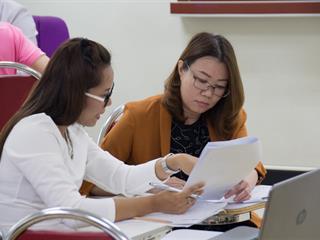 นิสิตระดับปริญญาโทและปริญญาเอก,คณะศิลปศาสตร์,มหาวิทยาลัยพะเยา,รายงานความก้าวหน้าวิจัยและอบรมเชิงปฏิบัติการเขียนรายงานการวิจัย