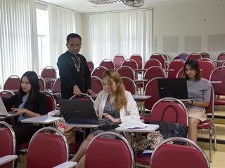 นิสิตระดับปริญญาโทและปริญญาเอก,คณะศิลปศาสตร์,มหาวิทยาลัยพะเยา,รายงานความก้าวหน้าวิจัยและอบรมเชิงปฏิบัติการเขียนรายงานการวิจัย