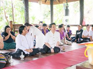 ศูนย์ปฏิบัติการมหาวิทยาลัยพะเยาจิตอาสา(UPSR),และ,ชมรมรากแก้วมหาวิทยาลัยพะเยา,ถวายเทียนพรรษา,เพื่อสืบทอดพระพุทธศาสนา,และถวายเป็นพุทธบูชา,
