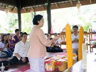 ศูนย์ปฏิบัติการมหาวิทยาลัยพะเยาจิตอาสา(UPSR),และ,ชมรมรากแก้วมหาวิทยาลัยพะเยา,ถวายเทียนพรรษา,เพื่อสืบทอดพระพุทธศาสนา,และถวายเป็นพุทธบูชา,