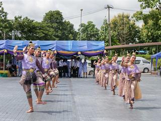 ครบรอบ,8,ปี,แห่งการสถาปนามหาวิทยาลัยพะเยา,,“8,ปีแห่งปัญญา,สร้างสรรค์และพัฒนาสู่ชุมชน”