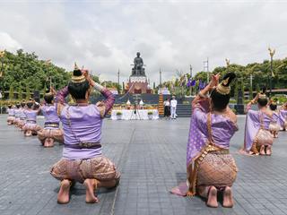 ครบรอบ,8,ปี,แห่งการสถาปนามหาวิทยาลัยพะเยา,,“8,ปีแห่งปัญญา,สร้างสรรค์และพัฒนาสู่ชุมชน”