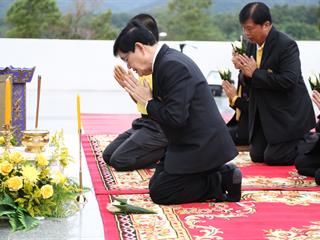 มหาวิทยาลัยพะเยา,จัดพิธีสักการะบูชาพระพุทธภุชคารักษ์,พระพุทธรูปประจำมหาวิทยาลัยพะเยาและพิธีสักการะสมเด็จพระนเรศวรมหาราช