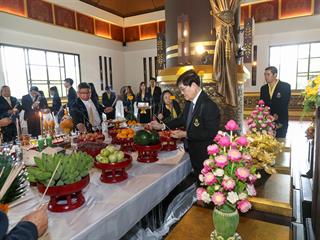 มหาวิทยาลัยพะเยา,จัดพิธีสักการะบูชาพระพุทธภุชคารักษ์,พระพุทธรูปประจำมหาวิทยาลัยพะเยาและพิธีสักการะสมเด็จพระนเรศวรมหาราช