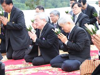 มหาวิทยาลัยพะเยา,จัดพิธีสักการะบูชาพระพุทธภุชคารักษ์,พระพุทธรูปประจำมหาวิทยาลัยพะเยาและพิธีสักการะสมเด็จพระนเรศวรมหาราช