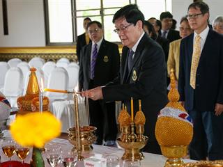 มหาวิทยาลัยพะเยา,จัดพิธีสักการะบูชาพระพุทธภุชคารักษ์,พระพุทธรูปประจำมหาวิทยาลัยพะเยาและพิธีสักการะสมเด็จพระนเรศวรมหาราช