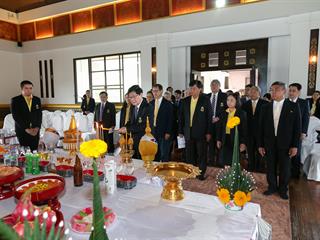 มหาวิทยาลัยพะเยา,จัดพิธีสักการะบูชาพระพุทธภุชคารักษ์,พระพุทธรูปประจำมหาวิทยาลัยพะเยาและพิธีสักการะสมเด็จพระนเรศวรมหาราช