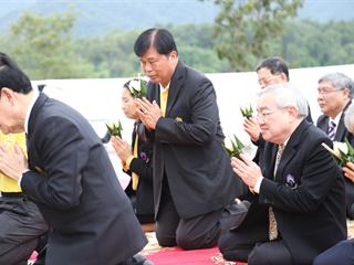 มหาวิทยาลัยพะเยา,จัดพิธีสักการะบูชาพระพุทธภุชคารักษ์,พระพุทธรูปประจำมหาวิทยาลัยพะเยาและพิธีสักการะสมเด็จพระนเรศวรมหาราช