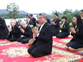 มหาวิทยาลัยพะเยา,จัดพิธีสักการะบูชาพระพุทธภุชคารักษ์,พระพุทธรูปประจำมหาวิทยาลัยพะเยาและพิธีสักการะสมเด็จพระนเรศวรมหาราช