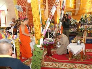 นายณรงค์ศักดิ์,โอสถธนากร,,ผู้ว่าราชการจังหวัดพะเยา,ในพิธีสืบชะตาต้อนรับการเข้ารับตำแหน่งผู้ว่าฯคนใหม่