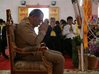 นายณรงค์ศักดิ์,โอสถธนากร,,ผู้ว่าราชการจังหวัดพะเยา,ในพิธีสืบชะตาต้อนรับการเข้ารับตำแหน่งผู้ว่าฯคนใหม่