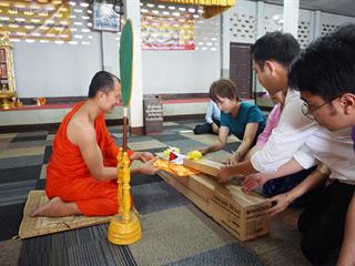 ศูนย์บรรณสารและสื่อการศึกษา,มหาวิทยาลัยพะเยา,ถวายเทียนพรรษา,ณ,วัดแม่กาห้วยเคียน,ตำบลแม่กา,อำเภอเมือง,จังหวัดพะเยา,