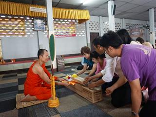 ศูนย์บรรณสารและสื่อการศึกษา,มหาวิทยาลัยพะเยา,ถวายเทียนพรรษา,ณ,วัดแม่กาห้วยเคียน,ตำบลแม่กา,อำเภอเมือง,จังหวัดพะเยา,