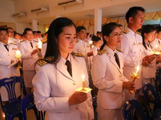 มหาวิทยาลัยพะเยาเข้าร่วมพิธีถวายเครื่องราชสักการะ,และจุดเทียนถวายพระพรชัยมงคล,",ในหลวง,ร.10"
